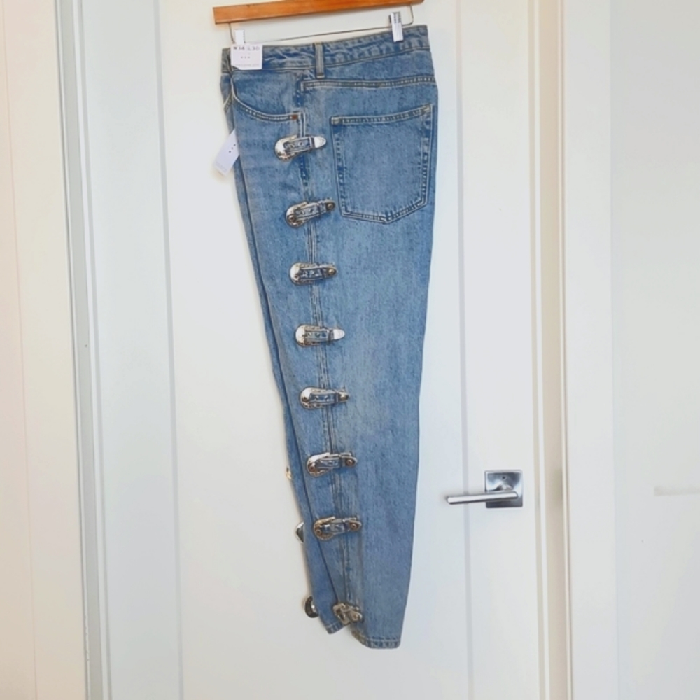 NWT TOPSHOP buckled leg mom jean